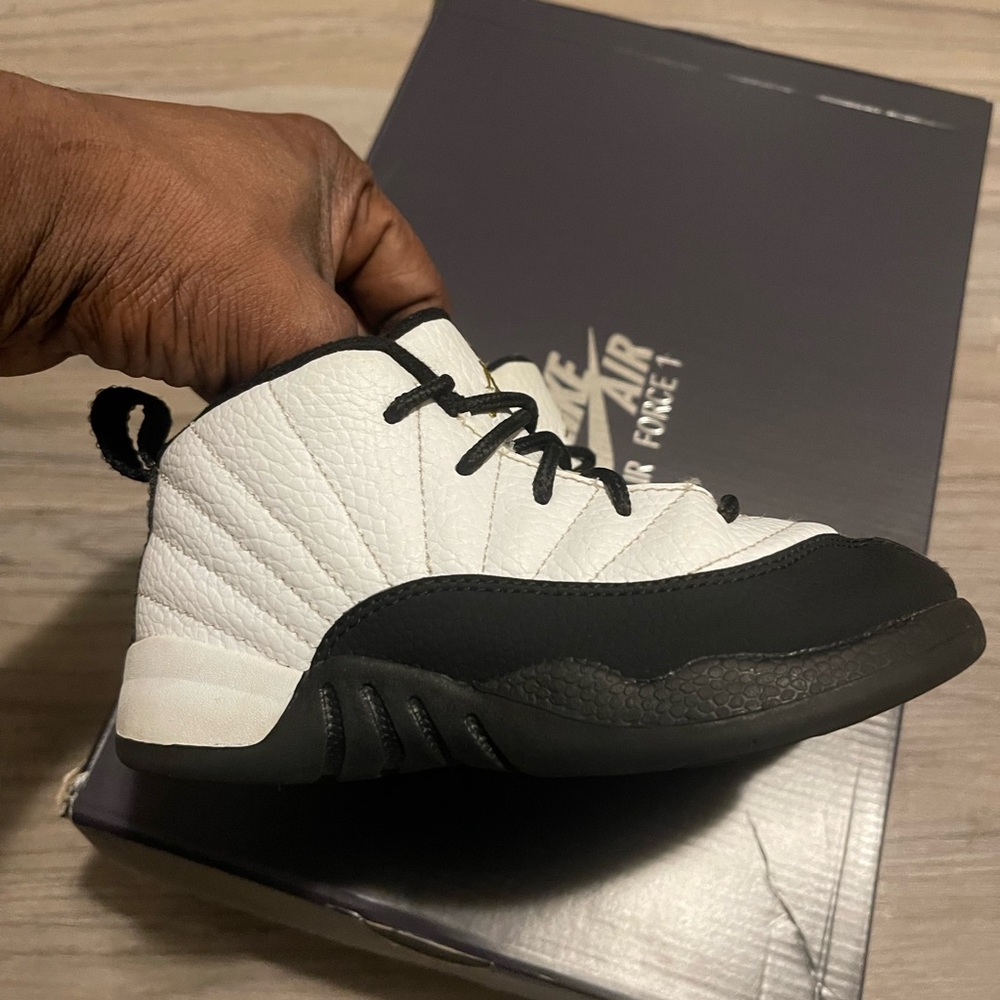 Air Jordan 12  Taxi